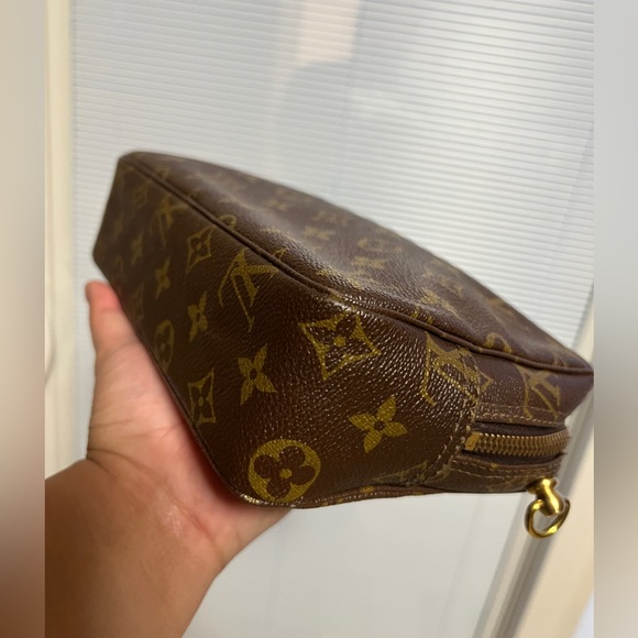 Louis Vuitton Trousse 23 with strap - Picture 6 of 14